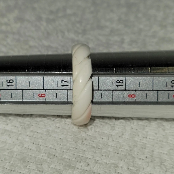 Coral  Ring Size 7 - Picture 1 of 4